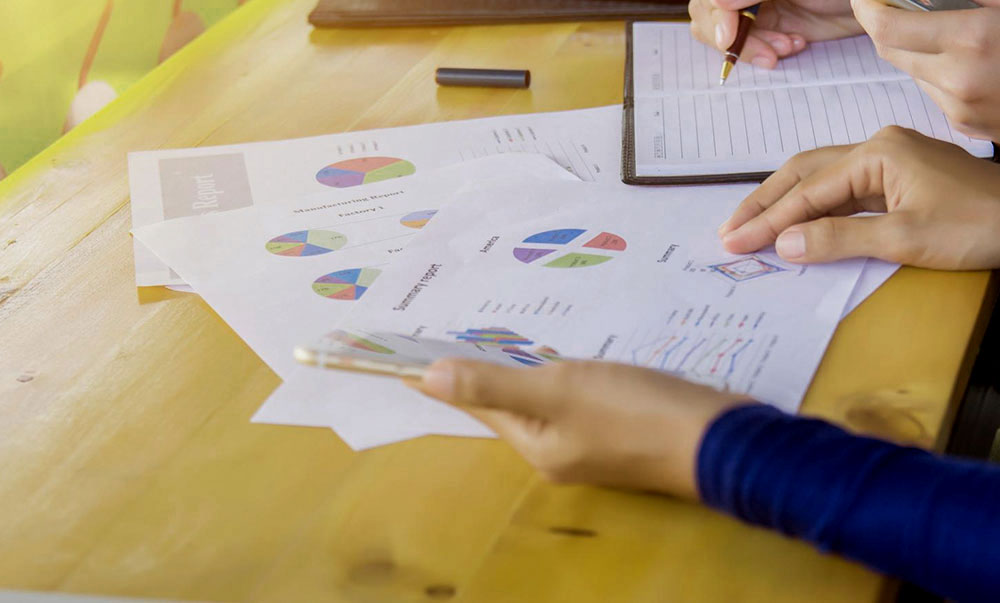 Features and accurate data